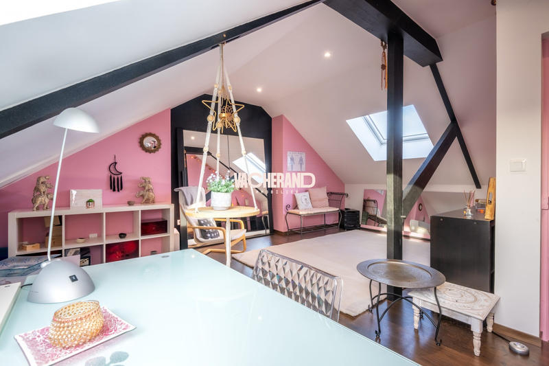 Maison - 210 m² - 7 pièces