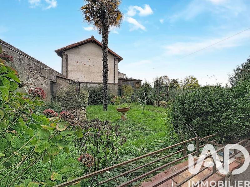 Maison - 329 m² - 10 pièces