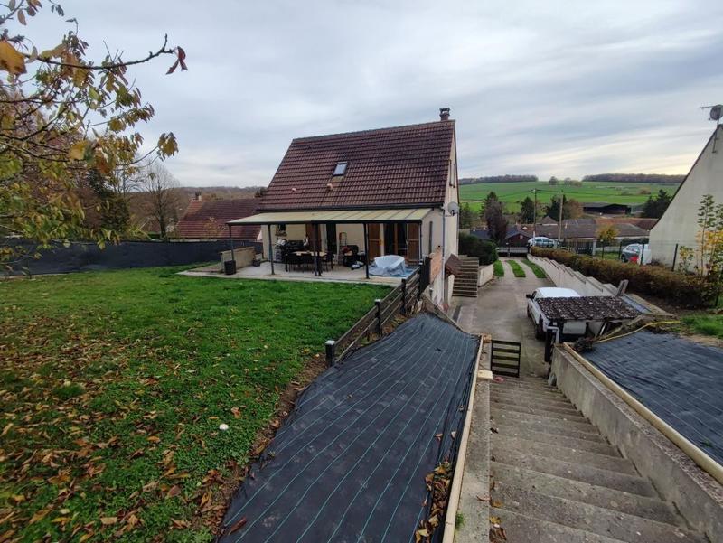 Maison - 95 m² - 5 pièces