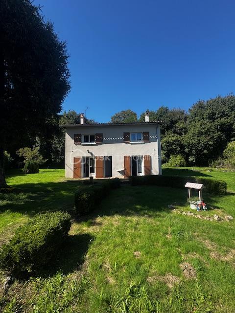 Maison de village - 100 m² - 6 pièces