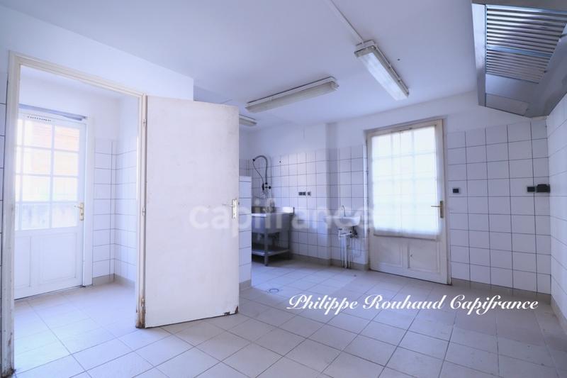 Maison - 220 m² - 11 pièces