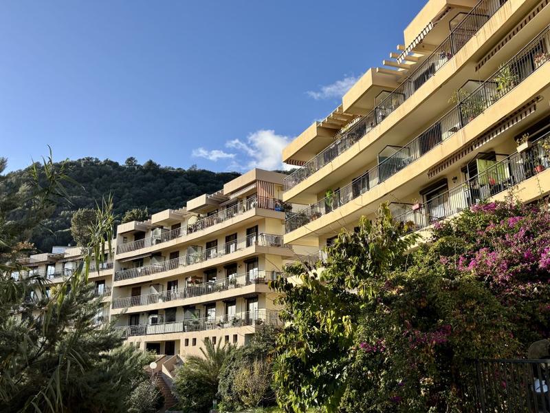 Appartement - 80 m² - 3 pièces