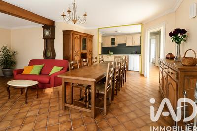 Maison - 208 m² - 6 pièces