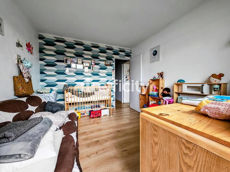 Appartement - 100 m² - 5 pièces