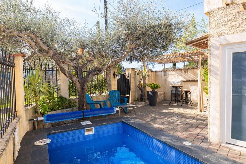 Maison traditionnelle - 95 m² - 3 pièces