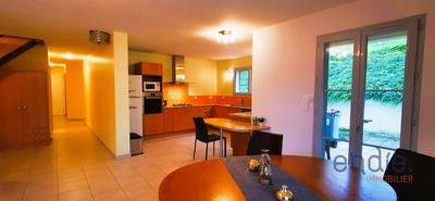 Maison - 99 m² - 5 pièces