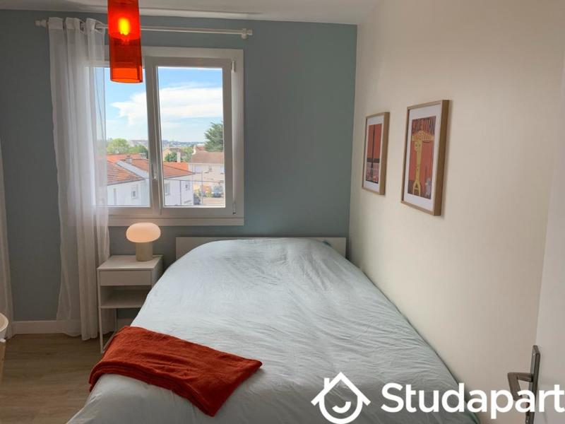 Chambre - 11 m² - 1 pièce