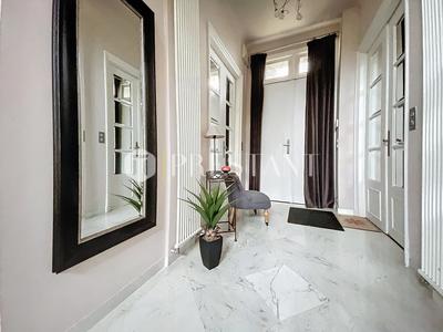 Maison - 300 m² - 9 pièces