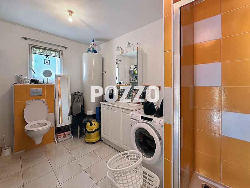 Maison - 305 m² - 13 pièces