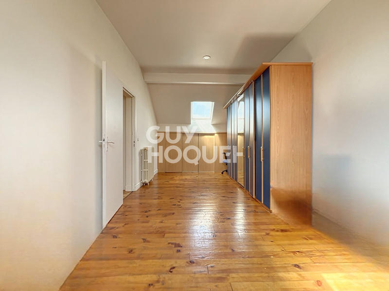 Maison - 172 m² - 10 pièces