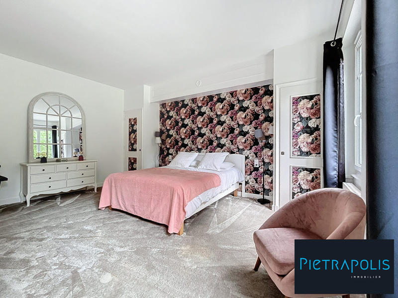 Maison - 380 m² - 12 pièces