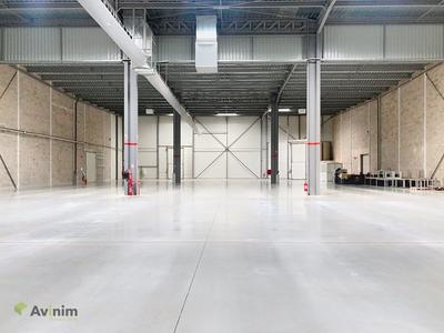 Local commercial - 2 735 m²