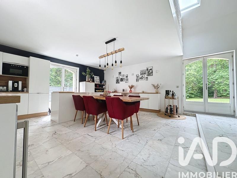 Maison - 140 m² - 6 pièces