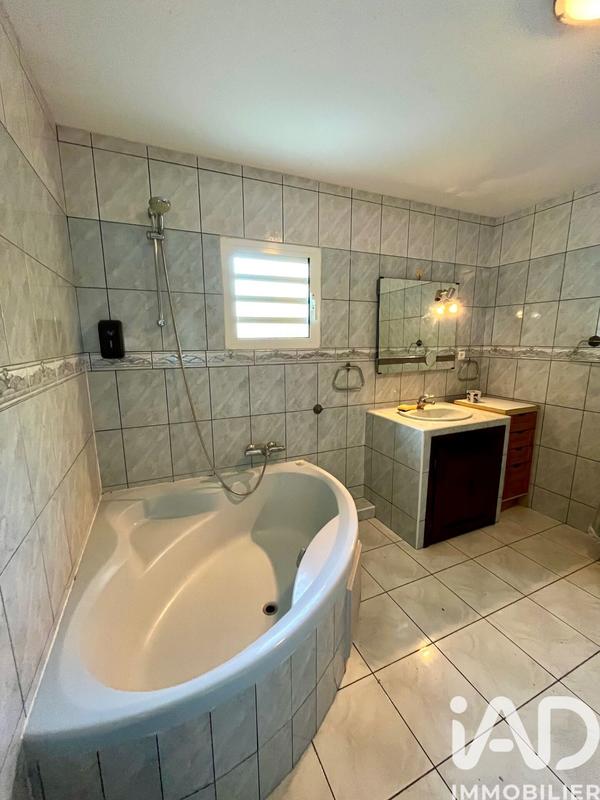 Maison - 280 m² - 13 pièces