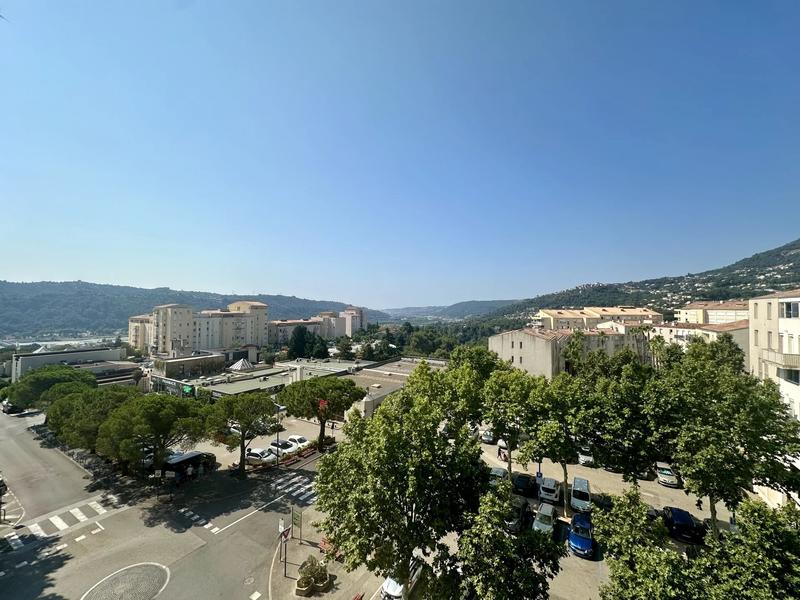 Appartement - 95 m² - 5 pièces