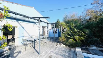 Maison en pierre - 200 m² - 8 pièces