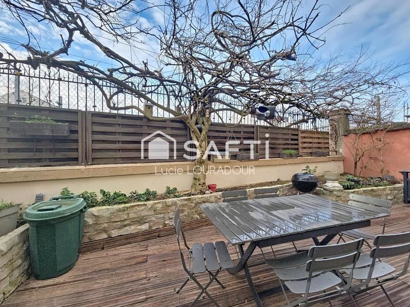 Maison de ville - 211 m² - 9 pièces