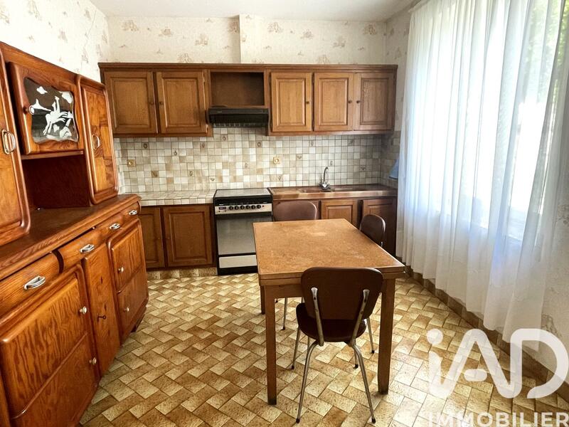 Maison - 195 m² - 8 pièces