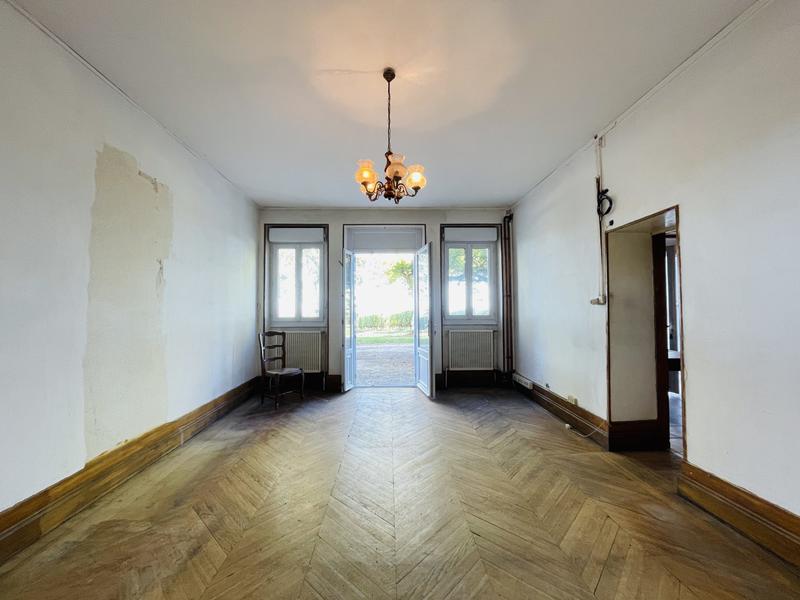 Maison traditionnelle - 200 m² - 8 pièces