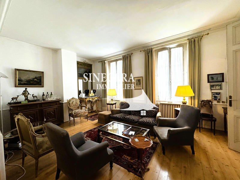 Maison - 163 m² - 7 pièces