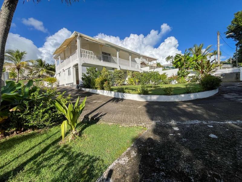 Villa - 200 m² - 10 pièces