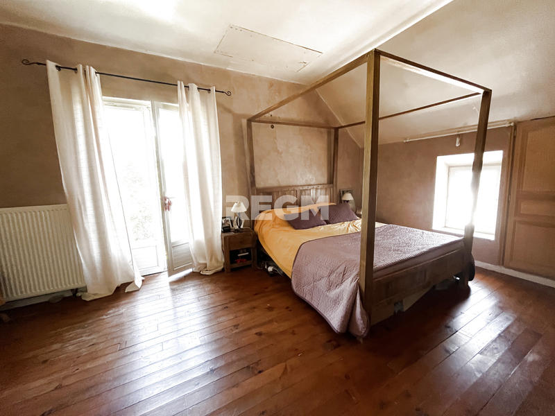 Maison - 200 m² - 7 pièces