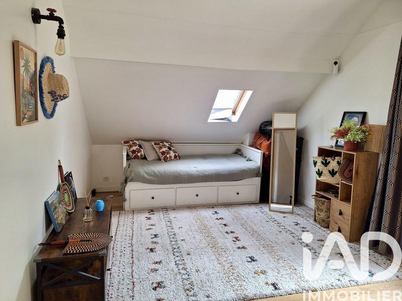 Maison - 202 m² - 8 pièces