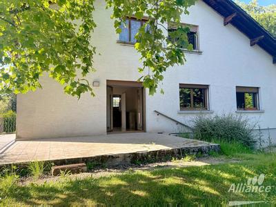 Maison - 143 m² - 7 pièces