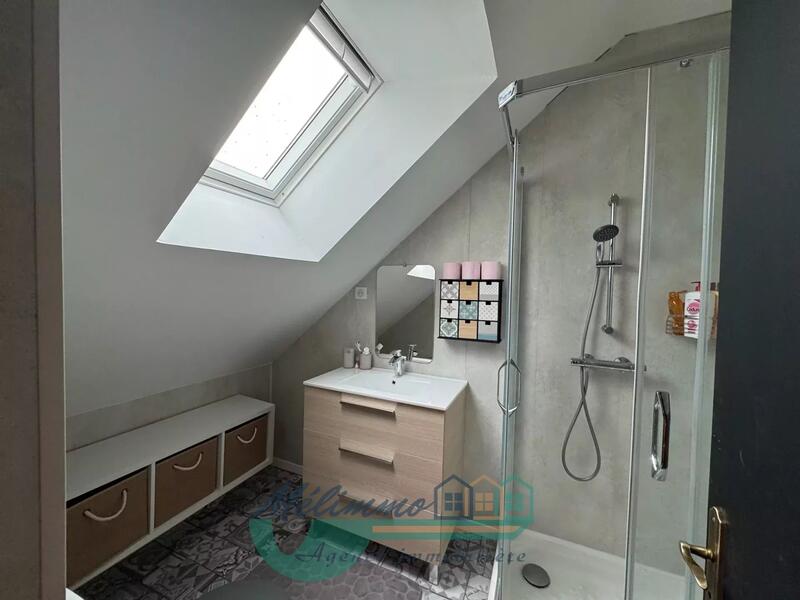 Maison - 165 m² - 9 pièces