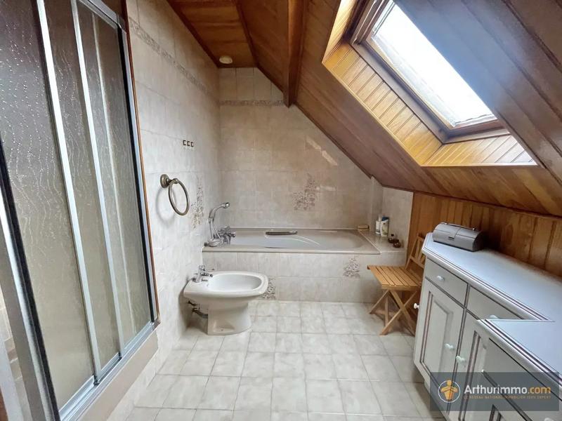 Maison - 95 m² - 5 pièces