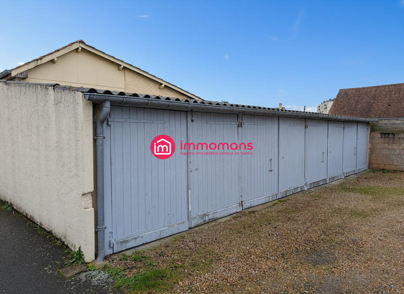 Parking / Garage - 128 m²