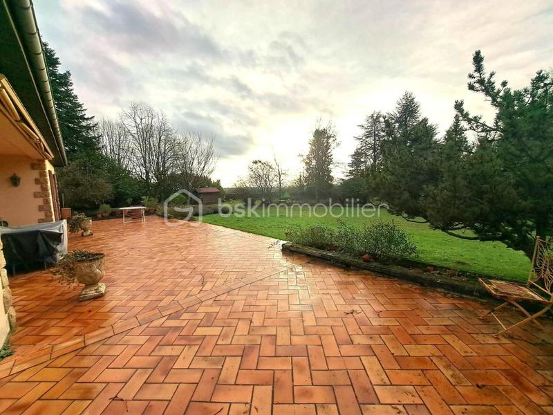 Pavillon - 209 m² - 8 pièces