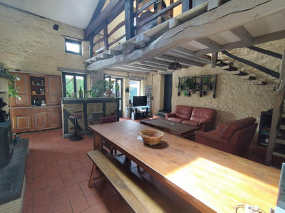 Maison - 230 m² - 8 pièces