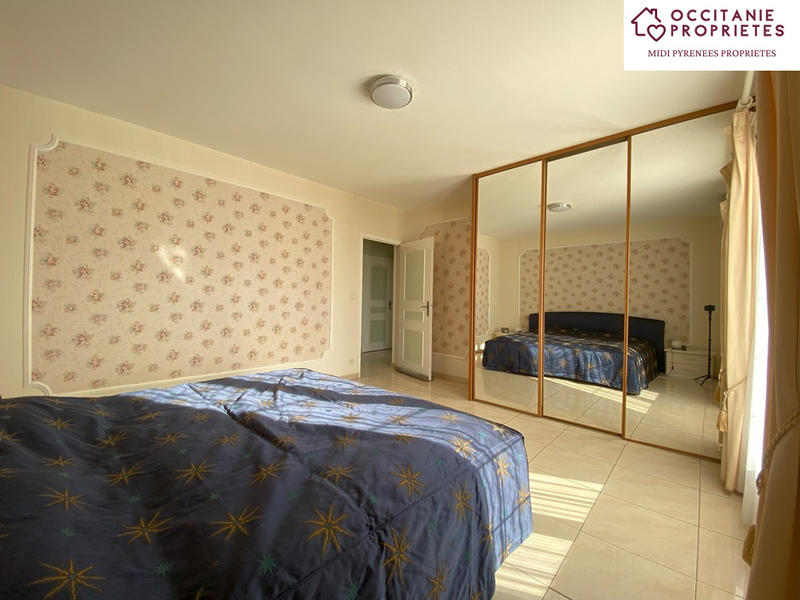 Maison - 211 m² - 5 pièces