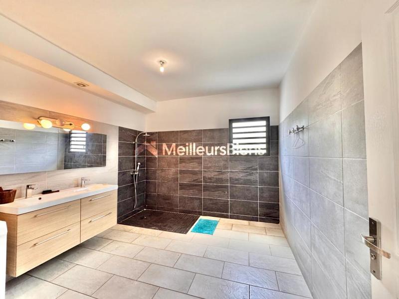 Villa - 200 m² - 7 pièces