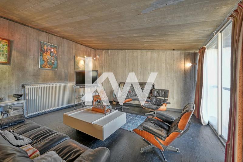 Maison - 250 m² - 9 pièces