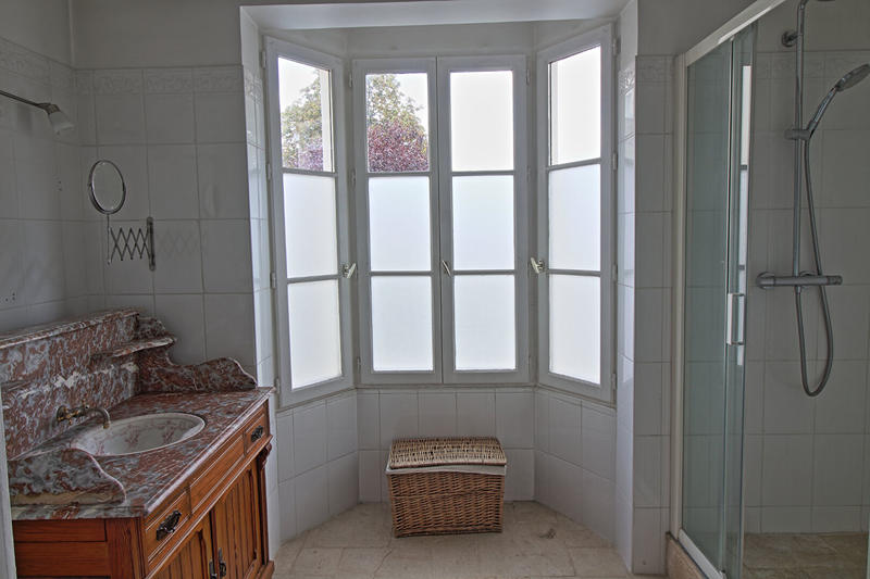 Maison - 244 m² - 9 pièces