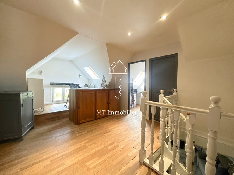 Maison - 205 m² - 4 pièces