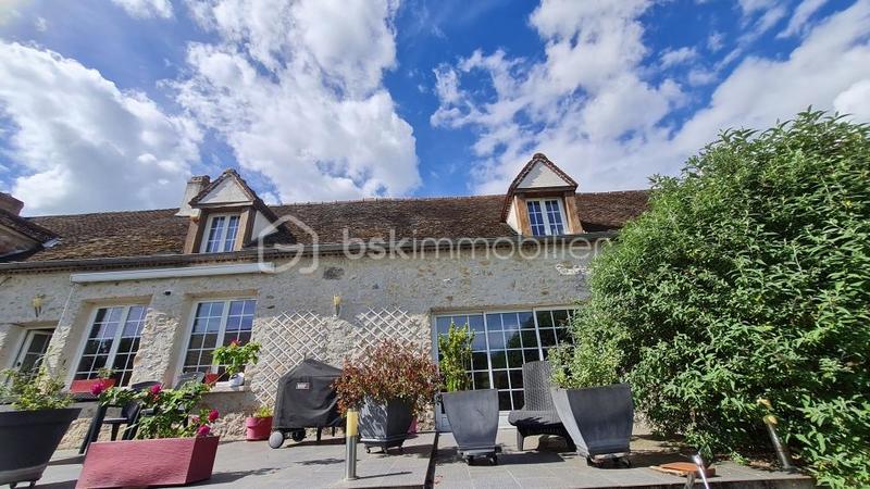 Maison - 245 m² - 6 pièces