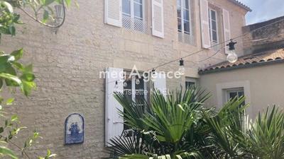 Maison - 205 m² - 8 pièces