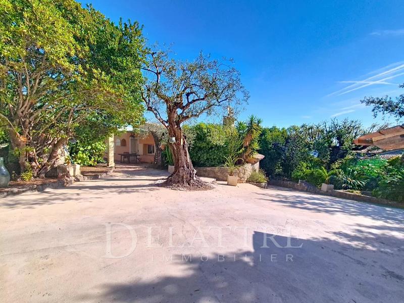 Maison - 192 m² - 7 pièces