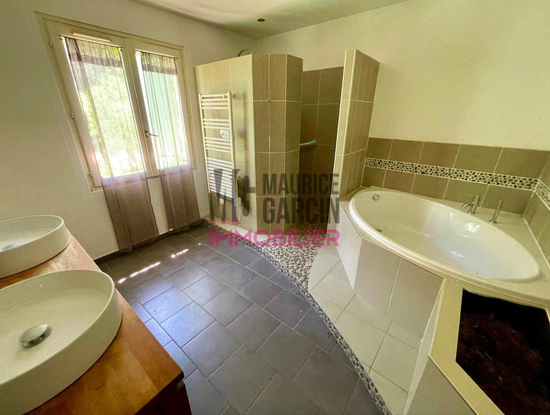 Maison - 101 m² - 5 pièces