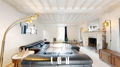 Maison - 365 m² - 12 pièces