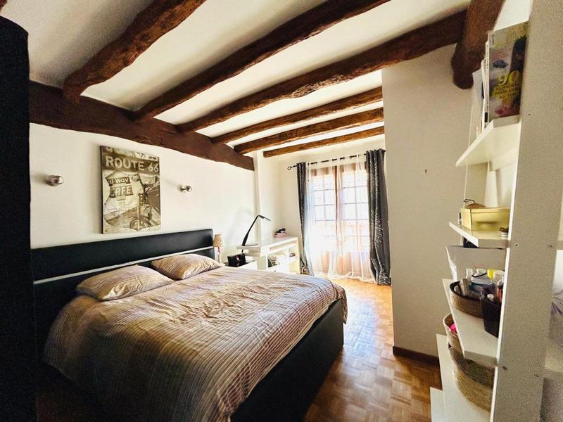 Maison - 269 m² - 9 pièces