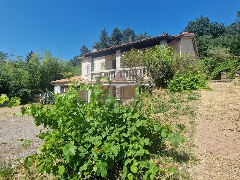 Maison - 144 m² - 7 pièces