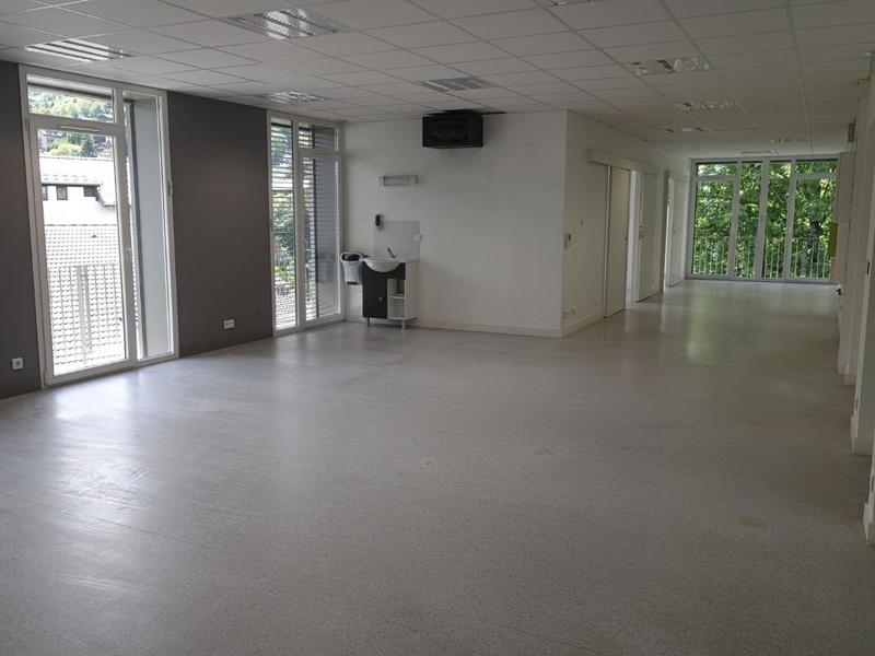 Bureau - 191 m² - 9 pièces