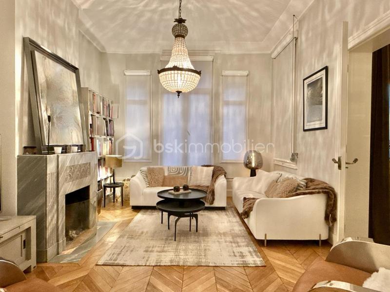 Demeure - 200 m² - 6 pièces