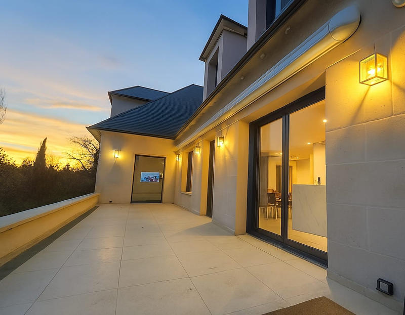 Maison - 254 m² - 7 pièces