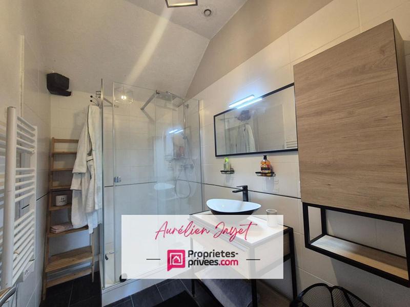 Maison - 350 m² - 8 pièces