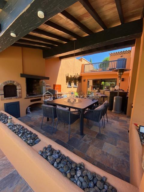 Villa - 203 m² - 6 pièces